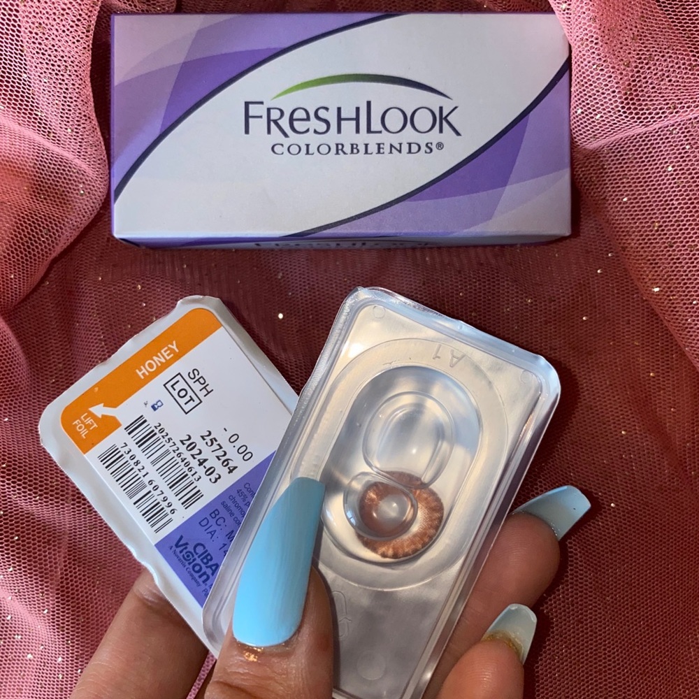 New!! Make up case w/accessories - Picture 9 of 16